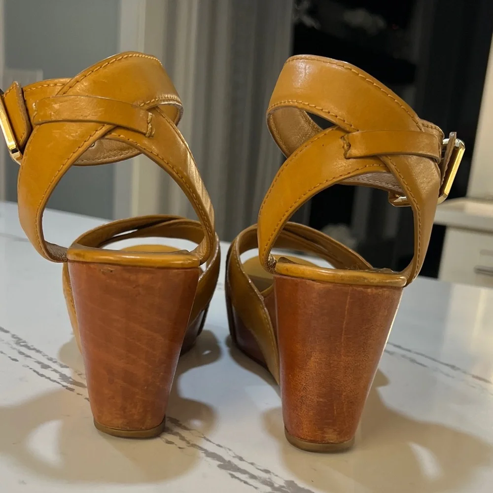 Tory Burch Tan Almita Wood Platform Leather Wedges size 7.5M